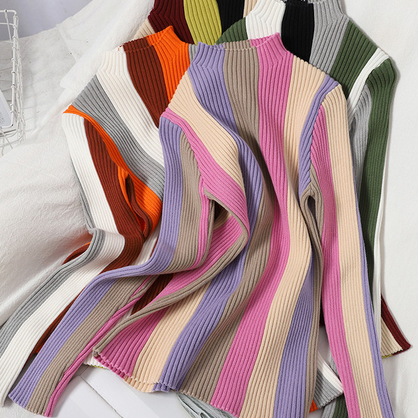 Πολύχρωμο γυναικείο πουλόβερ με χαμηλό κολάρο 