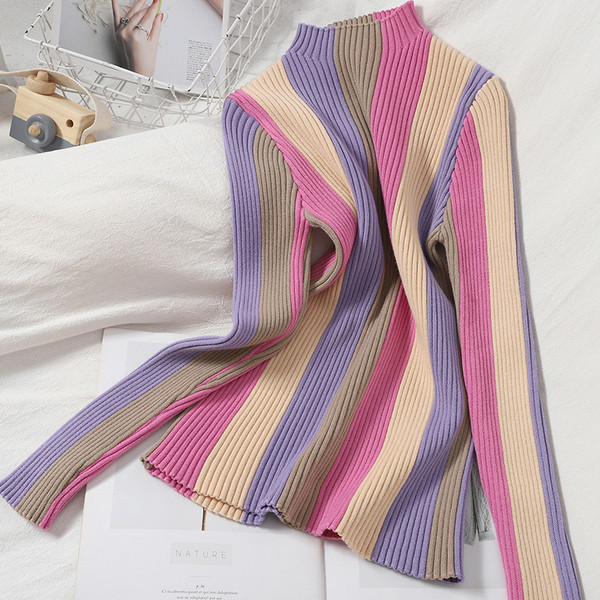 Πολύχρωμο γυναικείο πουλόβερ με χαμηλό κολάρο 