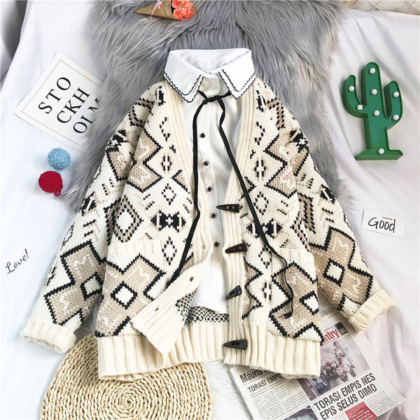 Нов модел дамска плетена жилетка с шарка