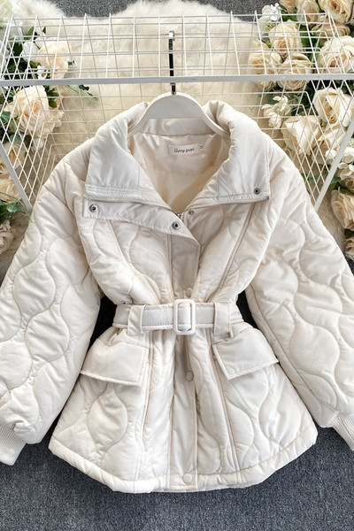 Naiste vabaaja jope vöö ja nööpidega