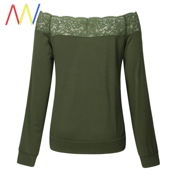 Pitsiga ja paljaste õlgadega naiste pluus