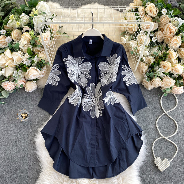 Vabaaja naiste pikk särk - asümmeetriline tikandiga muster