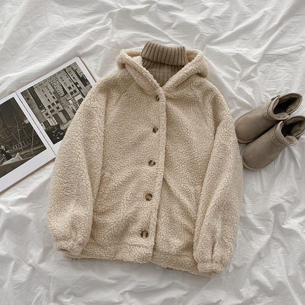 Naiste kapuutsiga ja nööpidega sulejope