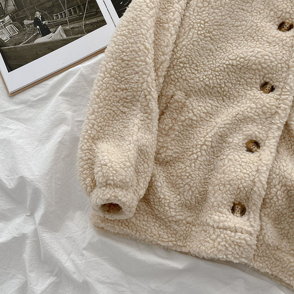 Naiste kapuutsiga ja nööpidega sulejope