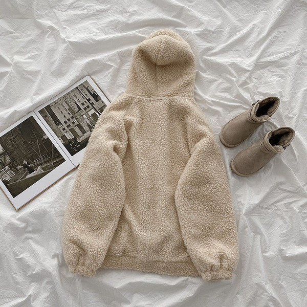 Naiste kapuutsiga ja nööpidega sulejope