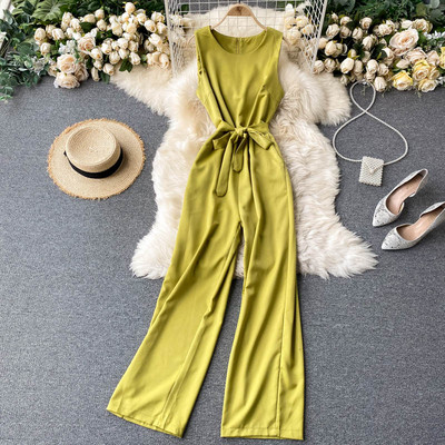 Naiste pikad kombinesoonid vöökohas ja ümara kaelusega