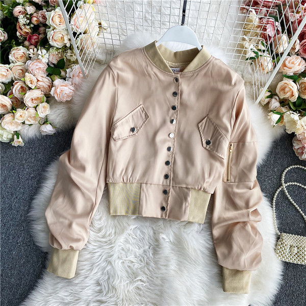 Нов модел дамско есенно яке с копчета и дълъг ръкав