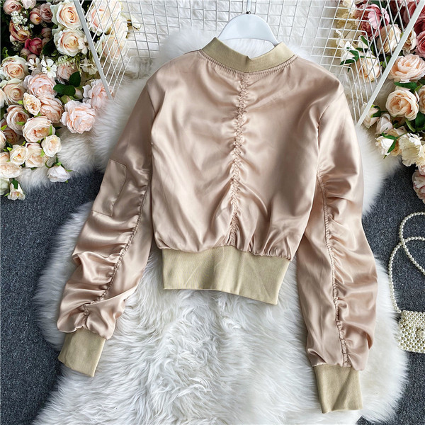 Нов модел дамско есенно яке с копчета и дълъг ръкав