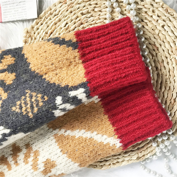 Πλεκτή γυναικεία ζακέτα με σχέδιο και τσέπες