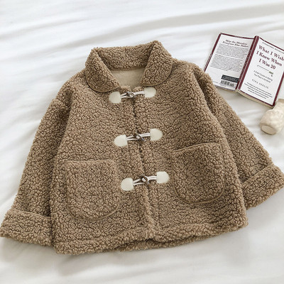 Актуално дамско палто с копчета и джобове