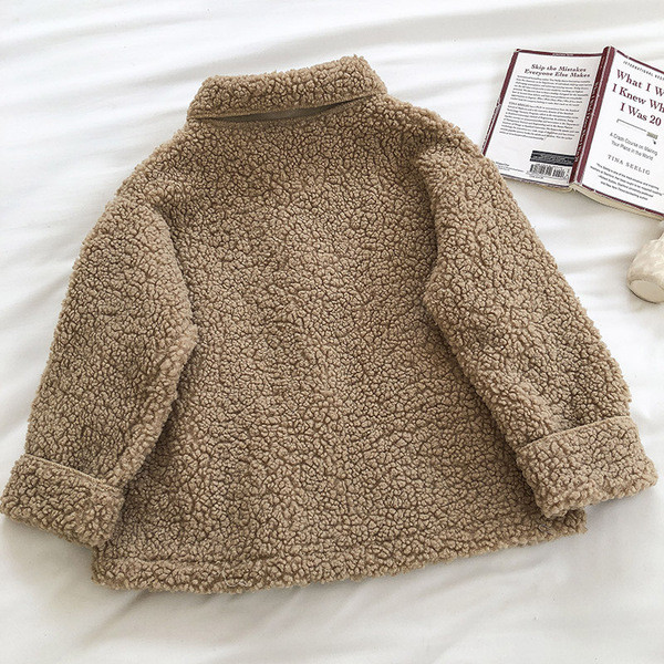 Актуално дамско палто с копчета и джобове