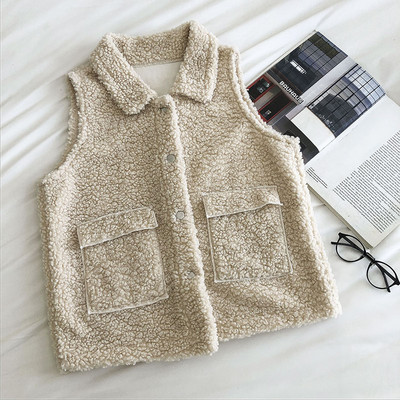 Нов модел дамски елек с джобове и копчета