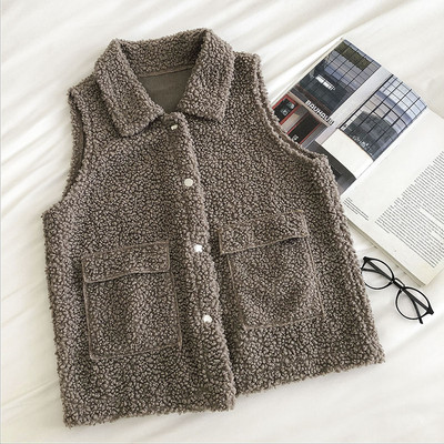 Нов модел дамски елек с джобове и копчета