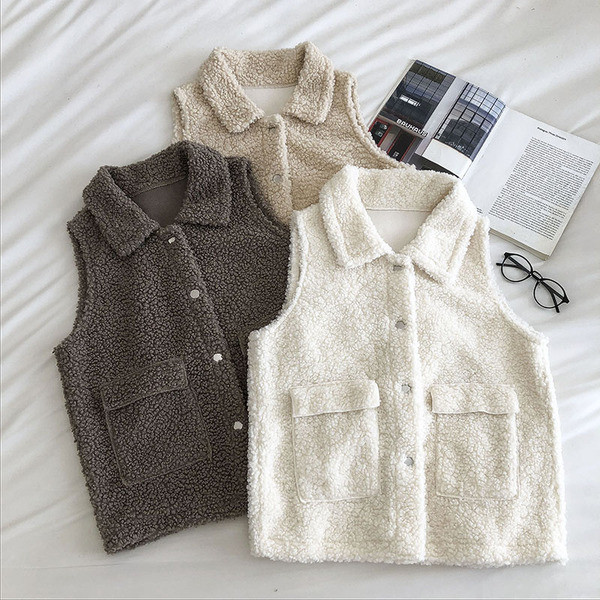 Нов модел дамски елек с джобове и копчета