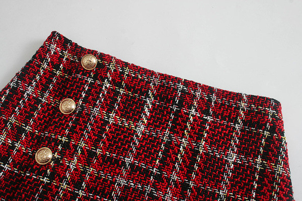 Нов модел къса пола с копчета