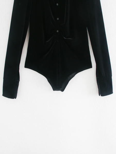 Дамско кадифено боди с копчета