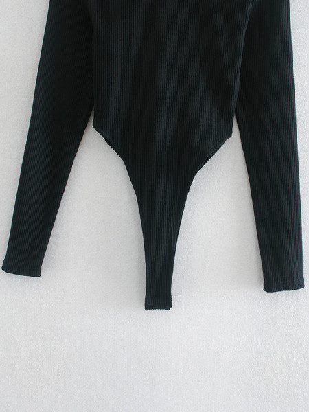 Дамско боди с поло яка и изрязани части