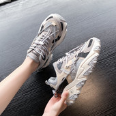 Naiste vabaaja tossud paelte ja kareda tallaga