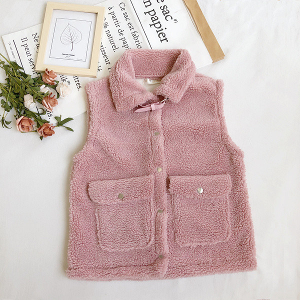 Moodne naiste vest taskute ja kraega