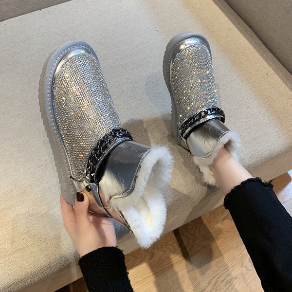 Дамски боти с метална верижка и пух