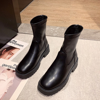 Kareda talla ja lukuga naiste saapad - musta värvi