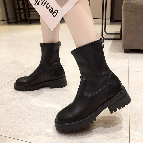 Kareda talla ja lukuga naiste saapad - musta värvi