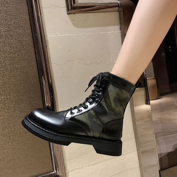 Naiste kamuflaažimustriga vabaaja saapad