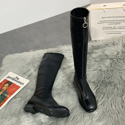 Дамски кожени ботуши с цип и равна подметка