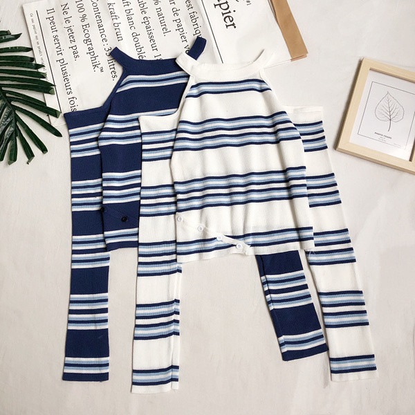 Triibuline naiste paljaste õlgade ja pikkade varrukatega pluus