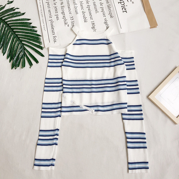 Triibuline naiste paljaste õlgade ja pikkade varrukatega pluus