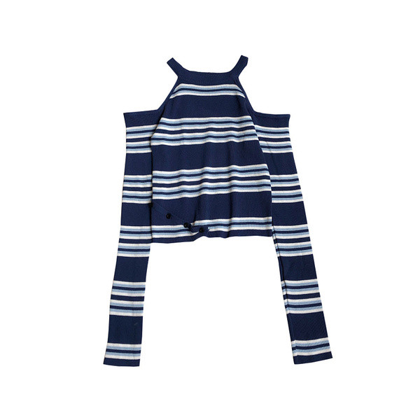 Triibuline naiste paljaste õlgade ja pikkade varrukatega pluus