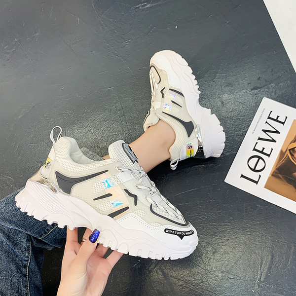 Novi model jesenskih tenisica sa visokim grubim đonom