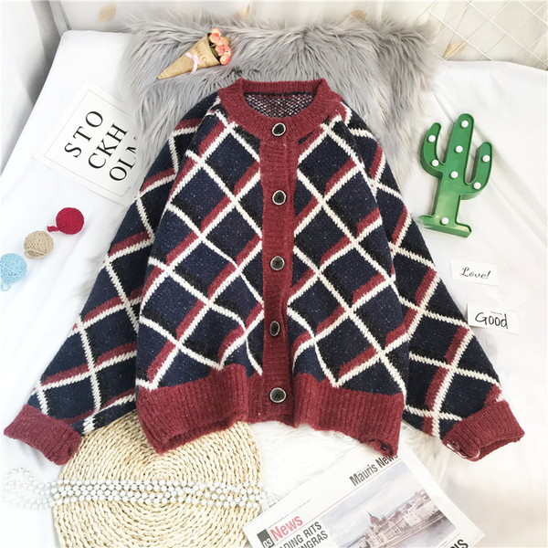 Γυναικεία ζακέτα με οβάλ λαιμόκοψη και φαρδιά μανίκια