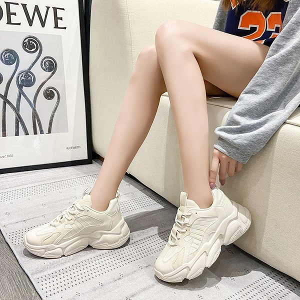 Uus kõrge tallaga naiste sügistossude mudel