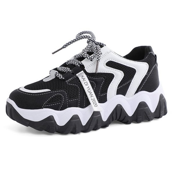 Moodsad ökonahast ja ökoseemisnahast tossud