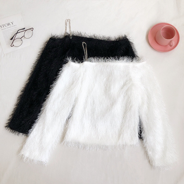 Moodne naiste narmaste ja pikkade varrukatega pluus