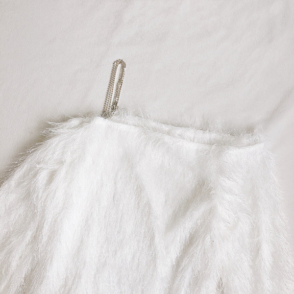 Moodne naiste narmaste ja pikkade varrukatega pluus