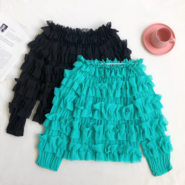 Novi model ženske bluze sa lađa izrezom i dugim rukavima