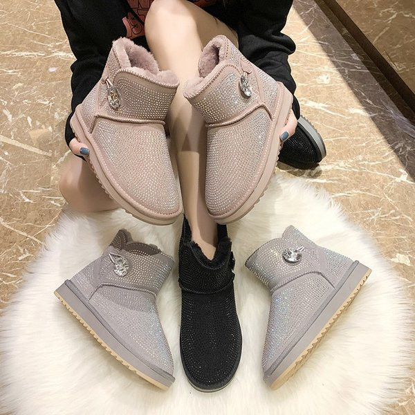 Kivide ja sooja voodriga vabaaja naiste saapad