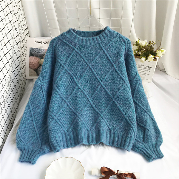 Naiste moodne ovaalse dekoltee ja laiade varrukatega kampsun