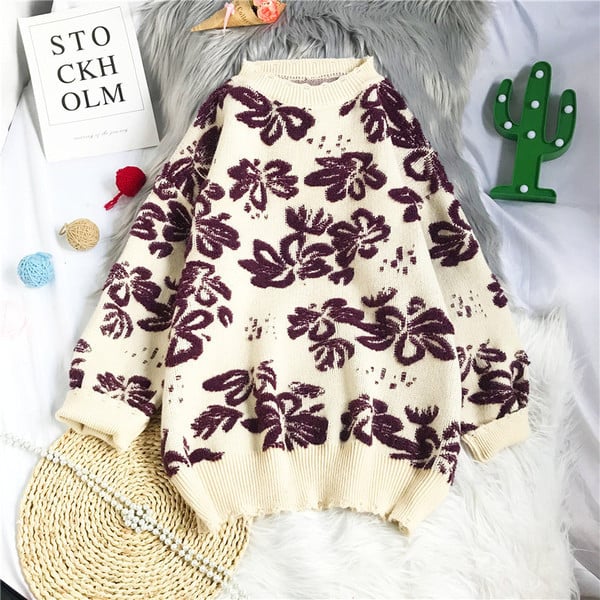 Γυναικείο πουλόβερ φαρδύ μοντέλο με οβάλ λαιμόκοψη και λουλουδάτο μοτίβο