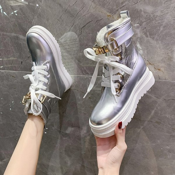 ΝΕΟ μοντέλο γυναικεία αθλητικά  παπούτσια από οικολογικό δέρμα με κορδόνια και μεταλλικό στοιχείο