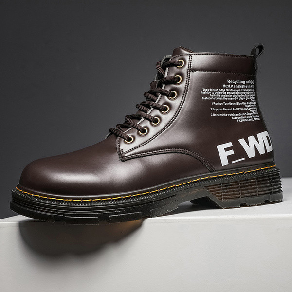 Model nou de ghete pentru bărbați cu inscripții și șireturi