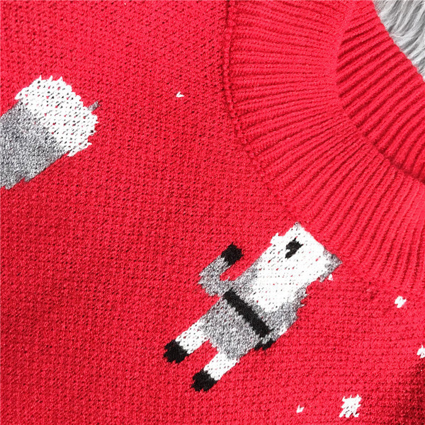 Γυναικείο χριστουγεννιάτικο πουλόβερ με χαμηλό γιακά - φαρύ μοντέλο