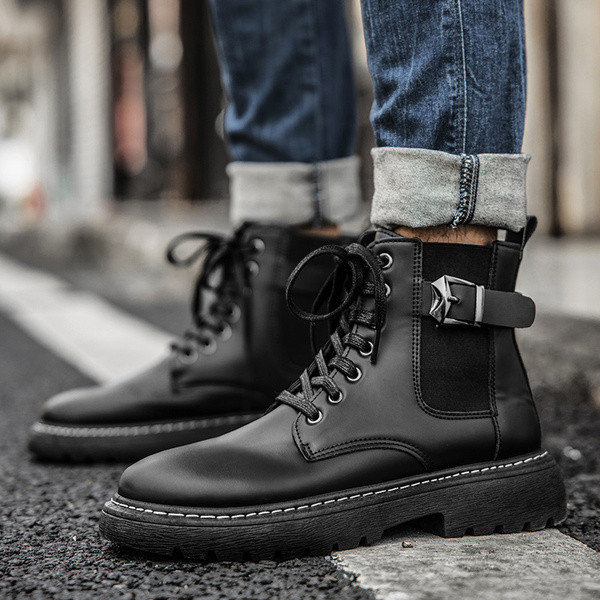 Dabartiniai vyriški aulinukai su sagtimi ir raišteliais