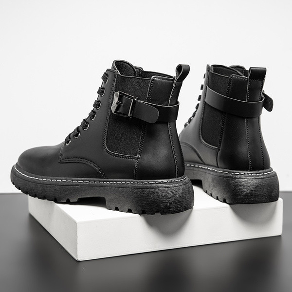 Dabartiniai vyriški aulinukai su sagtimi ir raišteliais