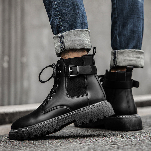 Dabartiniai vyriški aulinukai su sagtimi ir raišteliais