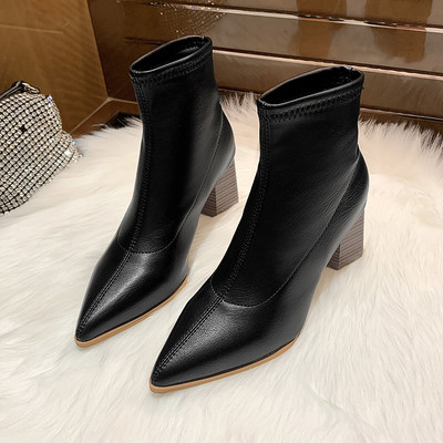 Μοντέρνες γυναικείες μπότες με τακούνι  7 cm