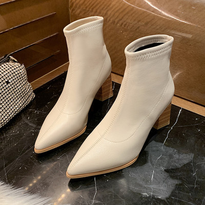 Μοντέρνες γυναικείες μπότες με τακούνι  7 cm