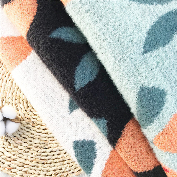 Naiste pikk sviiter kõrge krae ja pikkade varrukatega